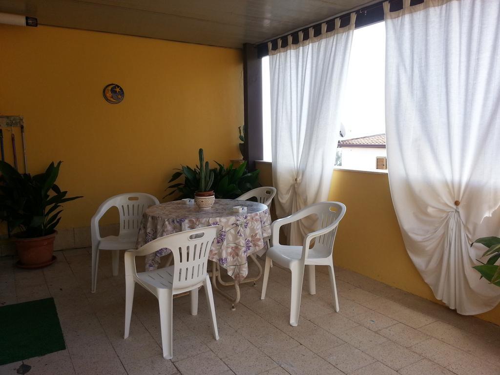 La Via Del Mare - Acireale Centro Storico Apartment Room photo